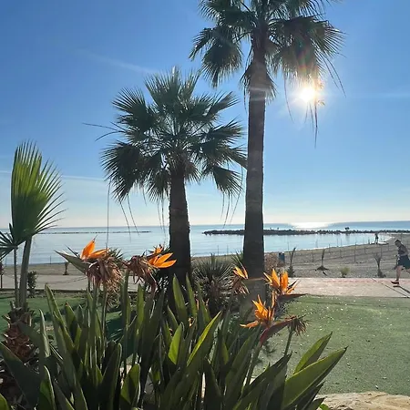 ليبي بيتش فندق لارنكا