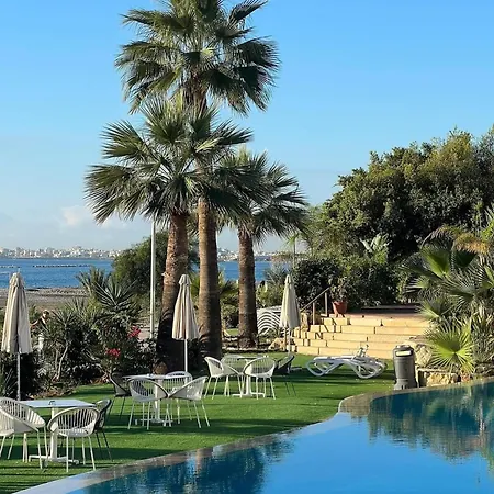 فندق ليبي بيتش لارنكا