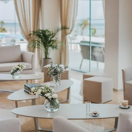 ليبي بيتش 3* لارنكا