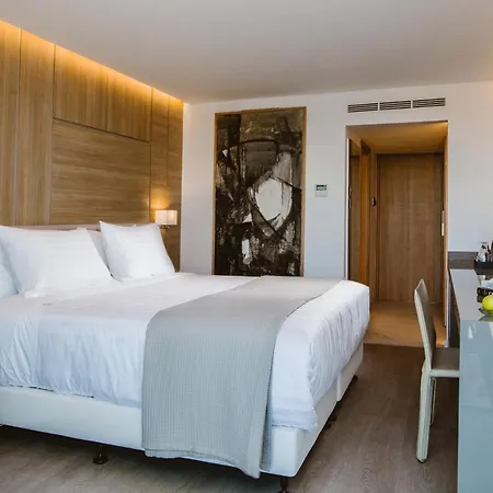 ليبي بيتش لارنكا