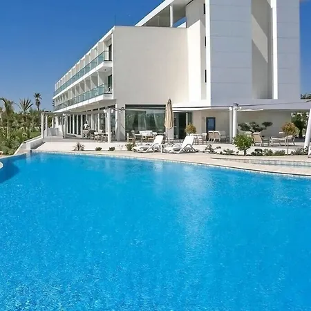 Lebay Ξενοδοχείο 3*