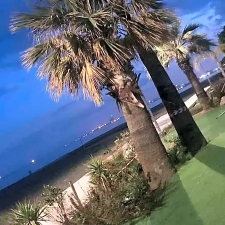 ليبي بيتش فندق 3*
